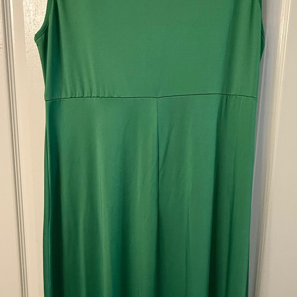 Elegant Green Sleeveless Dress Fits XL to 2X - Picture 2 of 3